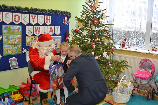 Grafika #11: Wigilia w grupie Biedronek i spotkanie z Mikołajem