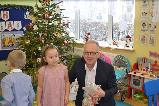 Grafika #22: Wigilia w grupie Biedronek i spotkanie z Mikołajem