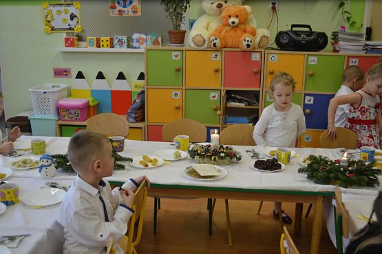 Grafika #23: Wigilia w grupie Biedronek i spotkanie z Mikołajem