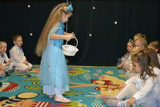 Grafika #3: Gdy za oknem mróz szyby maluje, każdy Minionek Świętego Mikołaja wypatruje…