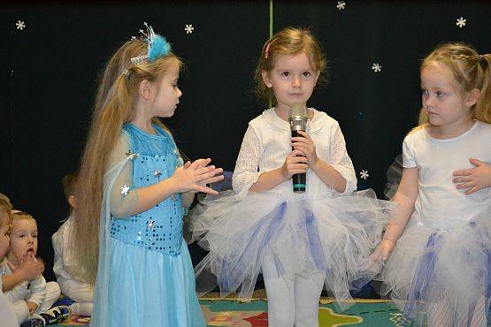 Grafika #6: Gdy za oknem mróz szyby maluje, każdy Minionek Świętego Mikołaja wypatruje…