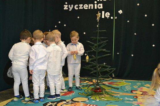 Grafika #12: Gdy za oknem mróz szyby maluje, każdy Minionek Świętego Mikołaja wypatruje…