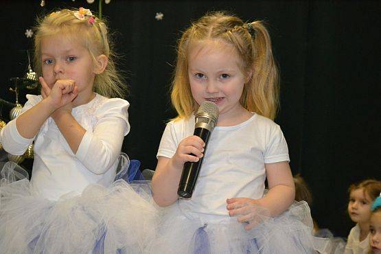 Grafika #17: Gdy za oknem mróz szyby maluje, każdy Minionek Świętego Mikołaja wypatruje…