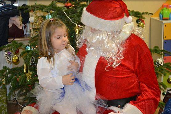 Grafika #24: Gdy za oknem mróz szyby maluje, każdy Minionek Świętego Mikołaja wypatruje…