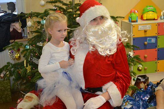 Grafika #25: Gdy za oknem mróz szyby maluje, każdy Minionek Świętego Mikołaja wypatruje…