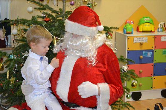 Grafika #32: Gdy za oknem mróz szyby maluje, każdy Minionek Świętego Mikołaja wypatruje…