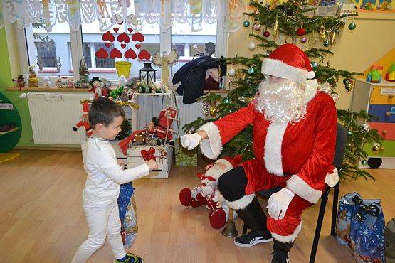 Grafika #35: Gdy za oknem mróz szyby maluje, każdy Minionek Świętego Mikołaja wypatruje…