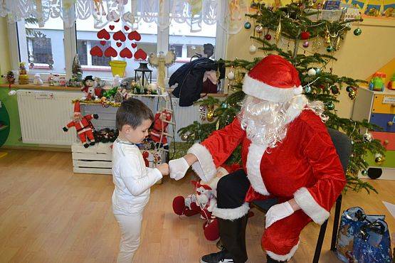 Grafika #36: Gdy za oknem mróz szyby maluje, każdy Minionek Świętego Mikołaja wypatruje…