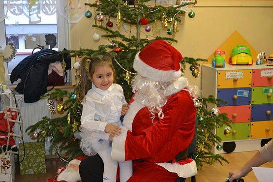 Grafika #37: Gdy za oknem mróz szyby maluje, każdy Minionek Świętego Mikołaja wypatruje…