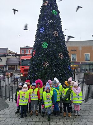 Grafika #9: Przedszkolaki pomagają zwierzętom