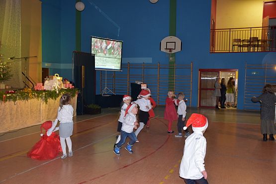 Grafika #38: Rodzinny Kiermasz Świąteczny