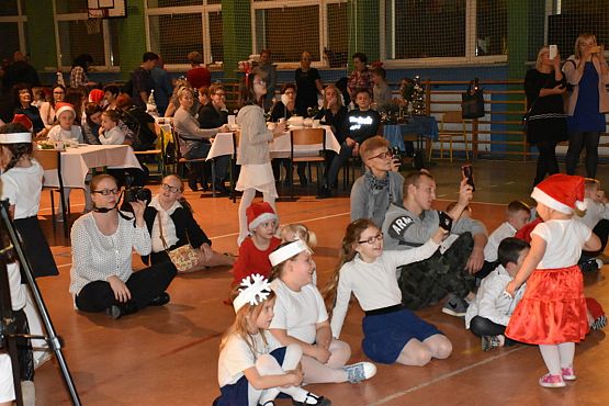 Grafika #7: Rodzinny Kiermasz Świąteczny