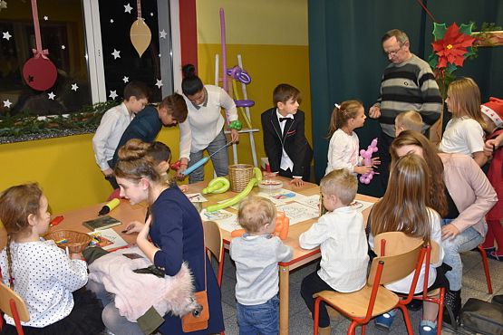 Grafika #10: Rodzinny Kiermasz Świąteczny