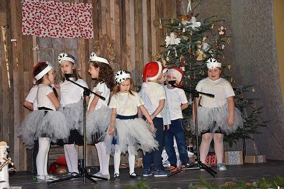 Grafika #16: Rodzinny Kiermasz Świąteczny