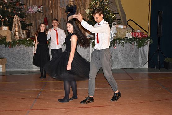 Grafika #24: Rodzinny Kiermasz Świąteczny