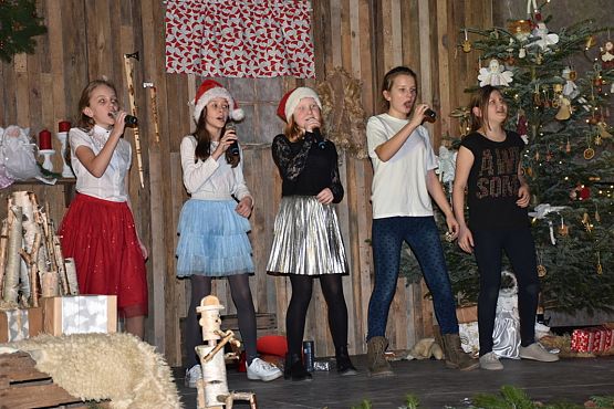 Grafika #27: Rodzinny Kiermasz Świąteczny