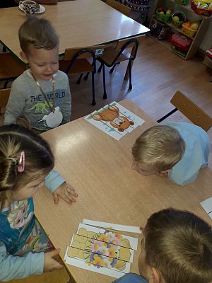 Grafika #3: Dzień Pluszowego Misia