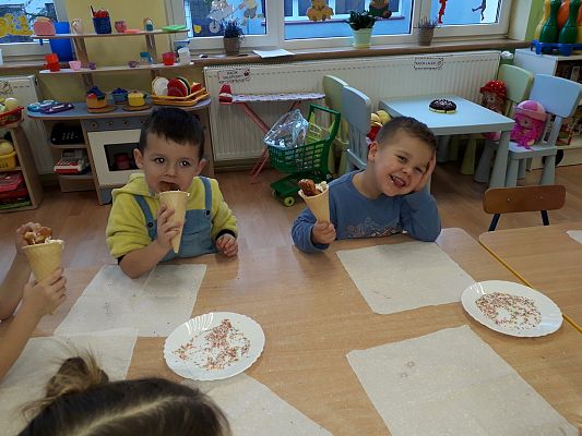 Grafika #6: Dzień Pluszowego Misia