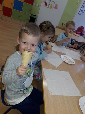 Grafika #8: Dzień Pluszowego Misia