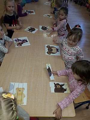 Grafika #2: Dzień Pluszowego Misia