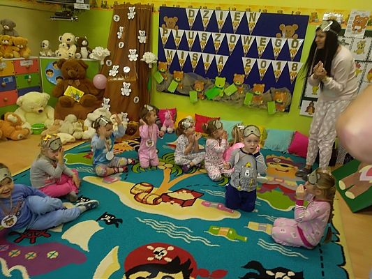 Grafika #16: Dzień Pluszowego Misia