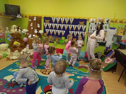 Grafika #17: Dzień Pluszowego Misia