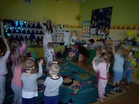 Grafika #20: Dzień Pluszowego Misia