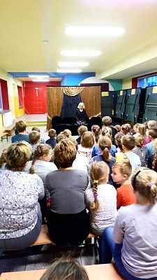 Grafika #0: Przedstawienie Jestem przyjacielem ludzi