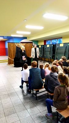 Grafika #5: Przedstawienie Jestem przyjacielem ludzi