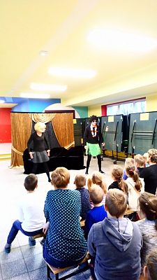 Grafika #8: Przedstawienie Jestem przyjacielem ludzi