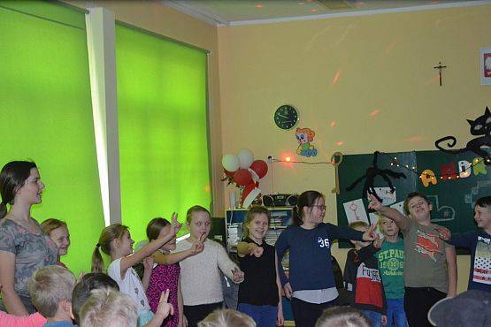 Grafika #12: Andrzejki w młodszych klasach