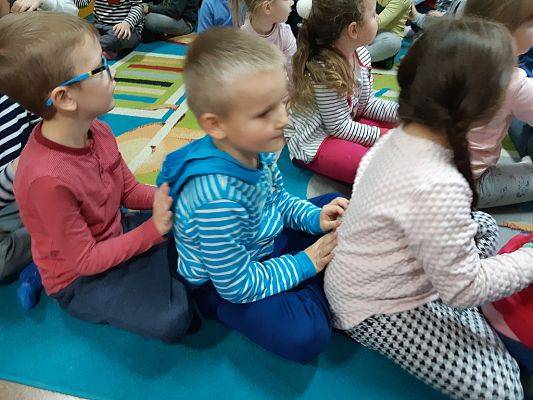 Grafika #7: Z wizytą w bibliotece