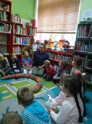 Grafika #10: Z wizytą w bibliotece