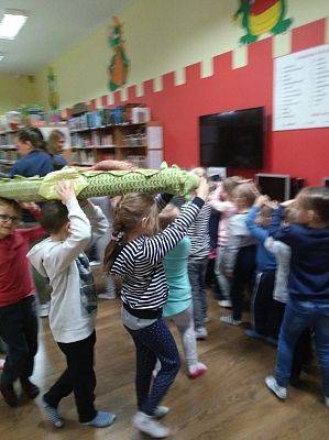 Grafika #15: Z wizytą w bibliotece