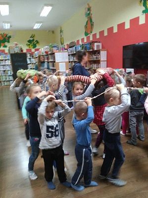 Grafika #18: Z wizytą w bibliotece