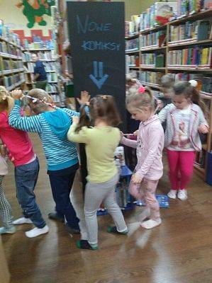 Grafika #23: Z wizytą w bibliotece