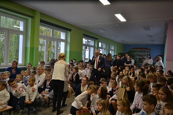 Grafika #20: Podsumowanie szkolnych konkursów: Mistrz Dat , Droga Polski do Niepodległości oraz "Mistrz Ortografii" w "Niepodległościowym Konkursie Ortograficznym"