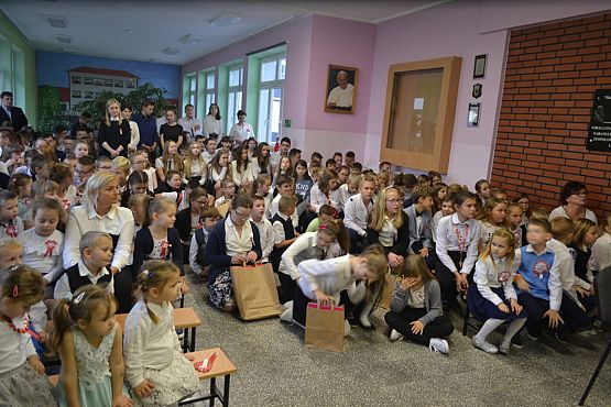 Grafika #25: Podsumowanie szkolnych konkursów: Mistrz Dat , Droga Polski do Niepodległości oraz "Mistrz Ortografii" w "Niepodległościowym Konkursie Ortograficznym"