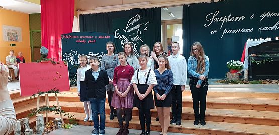 Grafika #5: Sukces Katarzyny Paprockiej w Powiatowym Konkursie Recytatorskim