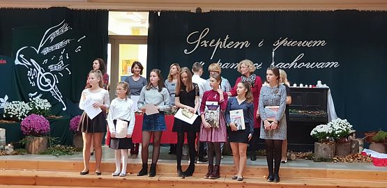 Grafika #7: Sukces Katarzyny Paprockiej w Powiatowym Konkursie Recytatorskim