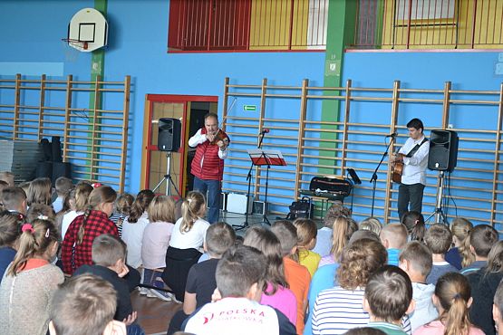 Grafika #2: KONCERT PATRIOTYCZNY – PRZEBOJE MISTRZÓW MUZYKI POLSKIEJ