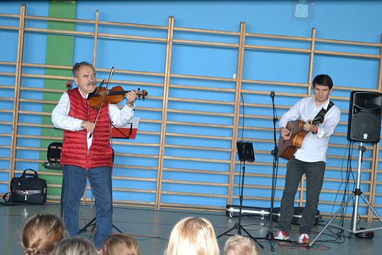 Grafika #4: KONCERT PATRIOTYCZNY – PRZEBOJE MISTRZÓW MUZYKI POLSKIEJ