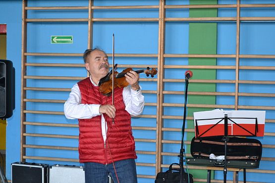 Grafika #6: KONCERT PATRIOTYCZNY – PRZEBOJE MISTRZÓW MUZYKI POLSKIEJ