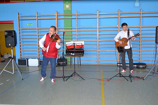 Grafika #7: KONCERT PATRIOTYCZNY – PRZEBOJE MISTRZÓW MUZYKI POLSKIEJ