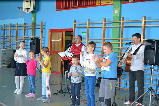 Grafika #12: KONCERT PATRIOTYCZNY – PRZEBOJE MISTRZÓW MUZYKI POLSKIEJ