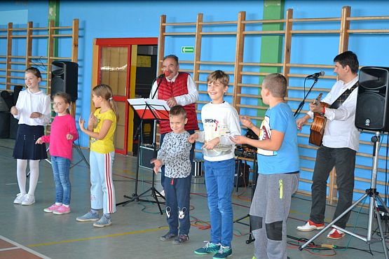 Grafika #14: KONCERT PATRIOTYCZNY – PRZEBOJE MISTRZÓW MUZYKI POLSKIEJ