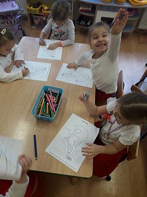 Grafika #5: POKAZ MODY PATRIOTYCZNEJ