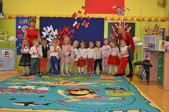 Grafika #9: POKAZ MODY PATRIOTYCZNEJ