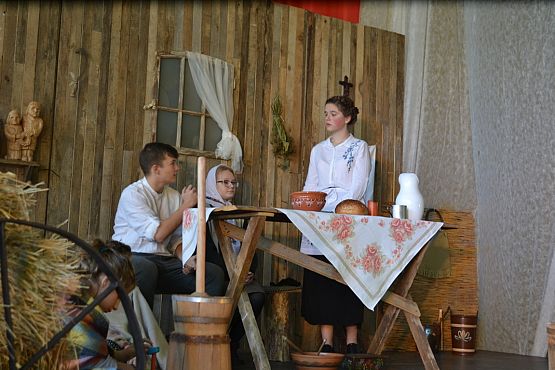 Grafika #11: 100-lecie odzyskania niepodległości – uroczysty apel