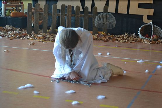 Grafika #18: 100-lecie odzyskania niepodległości – uroczysty apel